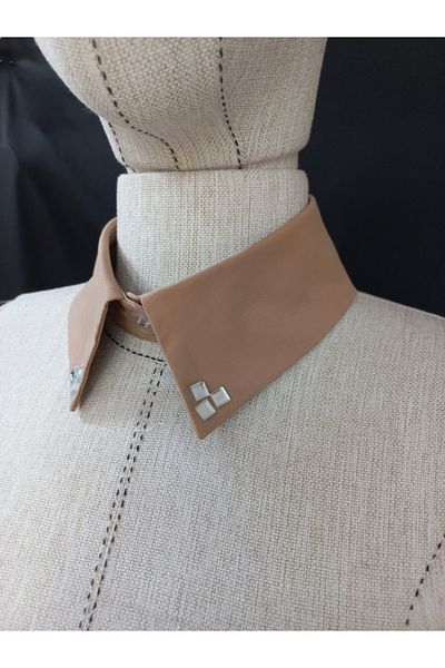es moda shop Bezia Stone Detailed Removable Linen Collar Mink