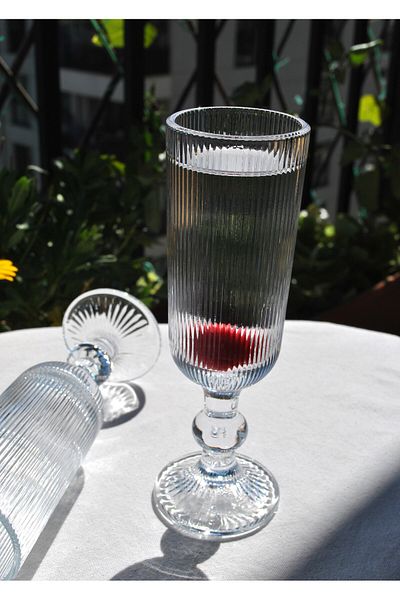 Qualitev 2 Pieces of Footed Glass Goblet Coffee Side Water Glass - Champagne Glass