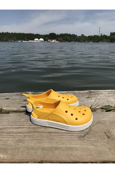 BOATILUS Children's Yellow Sandals Cloggy