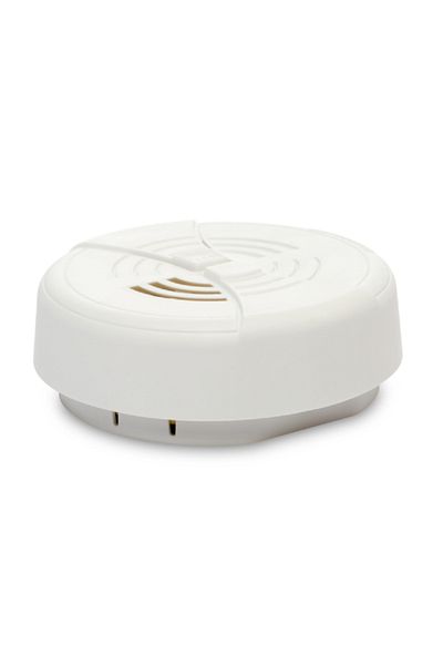 First Alert 9V Battery Powered Dual Ionization Plastic Smoke Alarm White