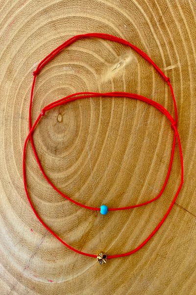 Shepidi 2-Pack Blue Bead Cutout Gold Flower Figure Red String Anklet