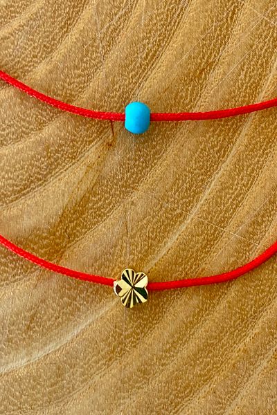 Shepidi 2-Pack Blue Bead Cutout Gold Flower Figure Red String Anklet