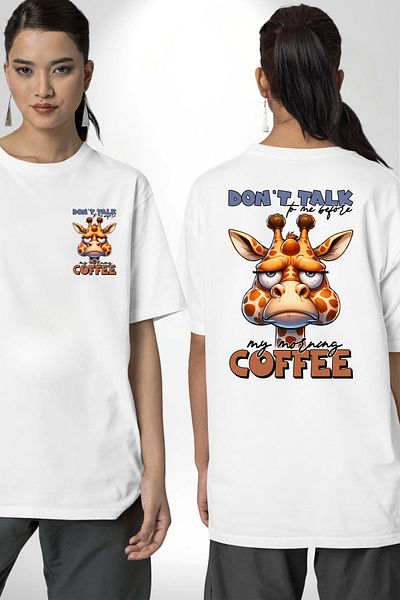 Angemiel تي شيرت Giraffe Coffee Love Don't Talk Before Coffee أبيض كبير الحجم للنساء والرجال مطبوع من الأمام والخلف