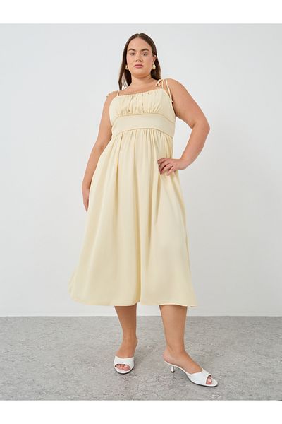 Styli Plus Size Solid Strappy A-Line Midi Dress