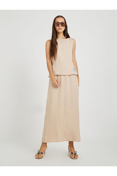 Styli Embroidered Detail Round Neck Tank Top and Skirt Co-Ords