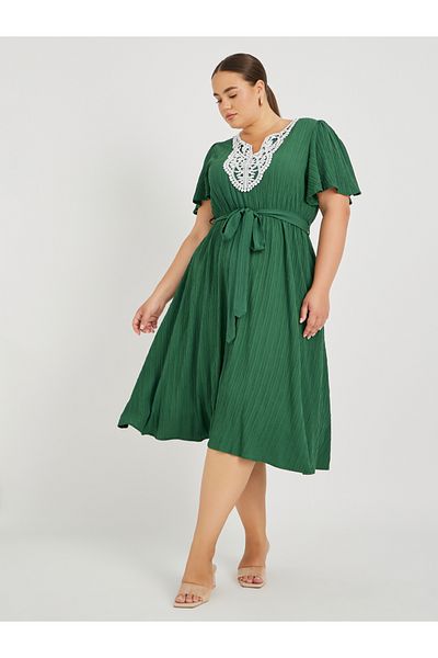 Styli Plus Size Lace Neckline Textured Midi Dress