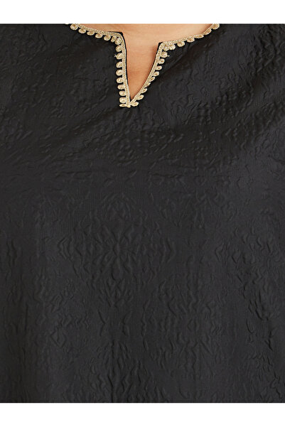 Styli Plus Size Textured Notch Neck Jalabiya with Lace Detail