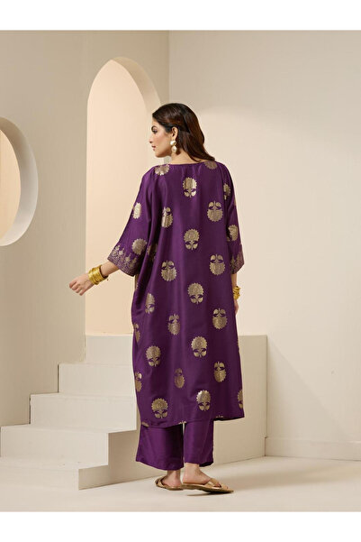 Ishin By Styli Printed V-Neck Kurta with Trousers Set