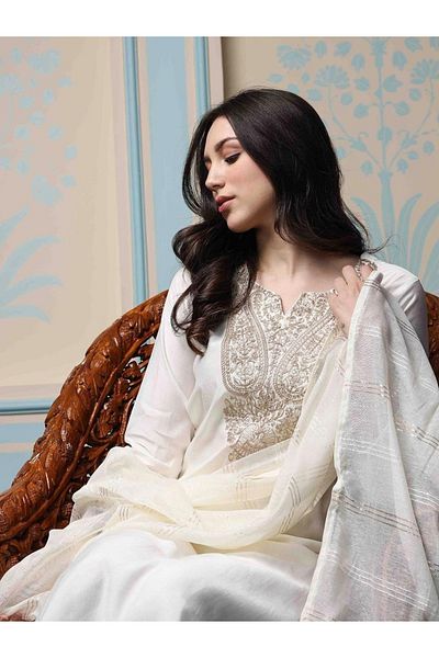 Ishin By Styli Embroidered Kurta with Trousers and Dupatta Set