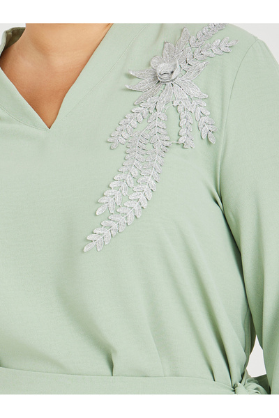 Styli Plus Size Solid Collared Wrap Look Jalabiya with Lace Patch Detail