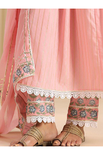 Ishin By Styli Printed V-Neck Kurta with Trousers and Dupatta Set