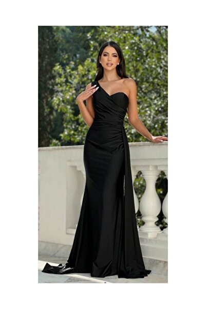 Om ROCHIE PARTY MIRA