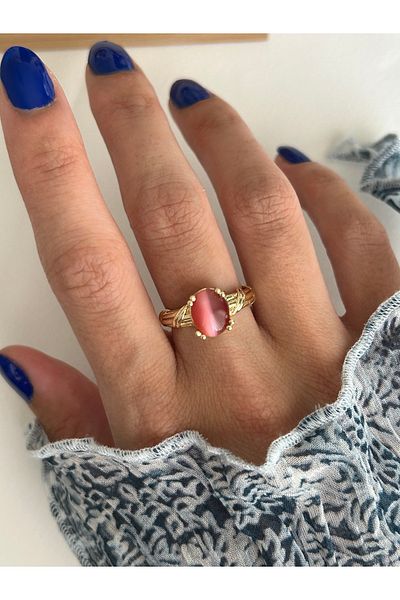ringbox Red Ring with Cat's Eye Stone