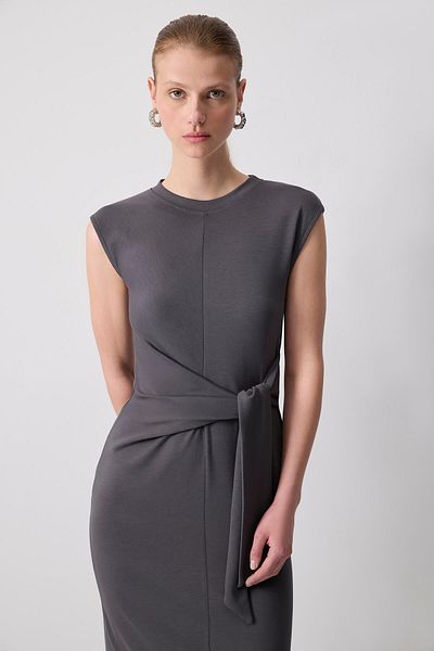 Touché Privé Front Tie Sleeveless Basic Dress