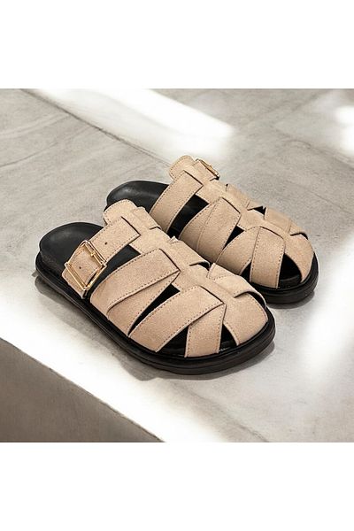 runa shoes نعال سابو من جلد الغزال المغلق من الأمام