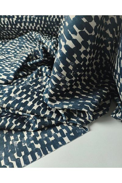 Kumaş Parça Black Patterned Diver Jersey on Cream Width: 150