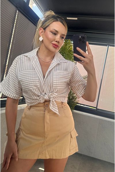 MİR STORE Риза с камелско бяло на райета с вратовръзка