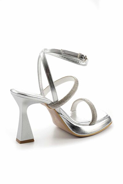 Bambi Kovové kulhavé dámské večerní společenské boty05215400809