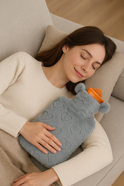 HOLNER 2L Sıcak Su Torbası – Peluş Yumuşak Kumaşlı Kılıf, Katlanabilir ve Güvenli GRİ