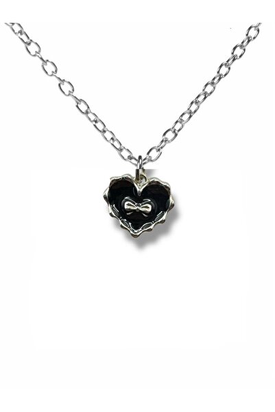 Herşey Nota قلادة للجنسين بتفاصيل فيونكة على شكل قلب أسود - اجتماع الأناقة وا...