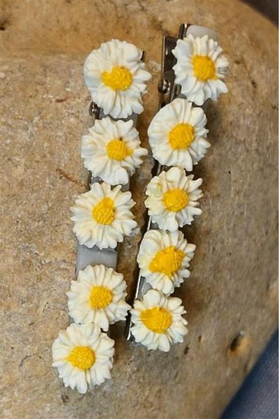 Uretti - Hülya 6683 5602 Handmade Polymer Clay White Daisy Flower Designed 2-Piece Side Hair Clips /