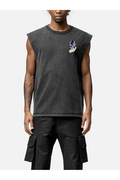 LUNAVISTA Sleeveless T-Shirt and Casual Shorts with Graphic Globe Design