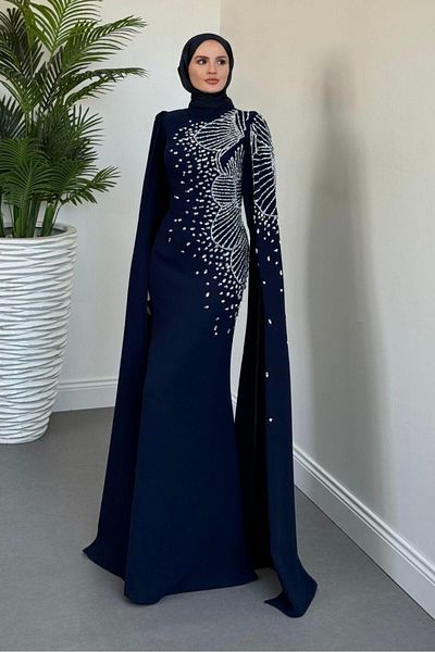 MERVEN AKYÜZ Βραδινό φόρεμα Carla Side Stone Navy Blue