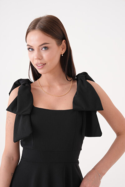 4S1B FASHION Μίνι βραδινό φόρεμα με τετράγωνο γιακά με μαύρο κρεπ ύφασμα με λουράκι φιόγκου 2030