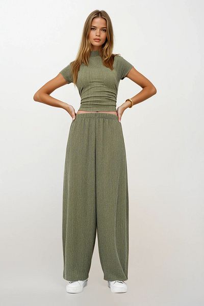 VAGGON Women's Green Stand Collar Textured Side Draped Crop Blouse and Wide Leg Pants Set Prmx13411