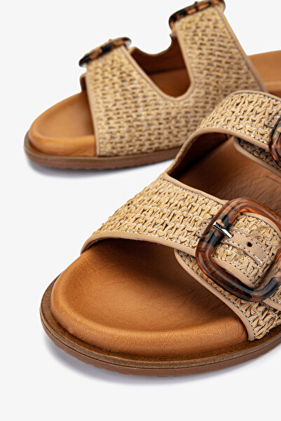 Valmenti Kadın . Bej Düz Terlik