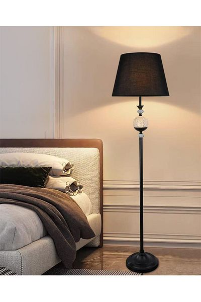 DEC14 Floor lamp with an elegant and modern design, black color
