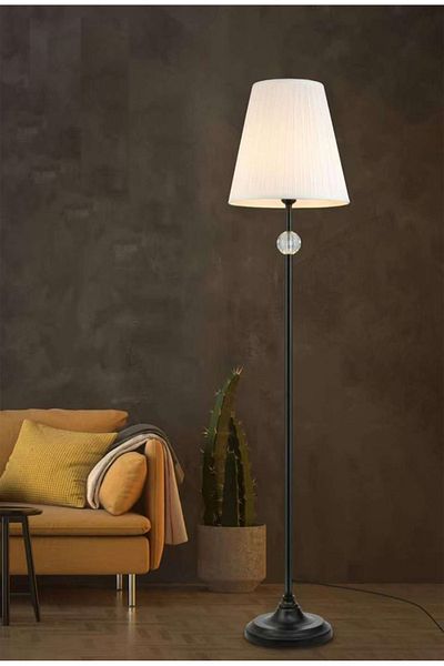 DEC14 Floor lamp with an elegant and modern design, black color