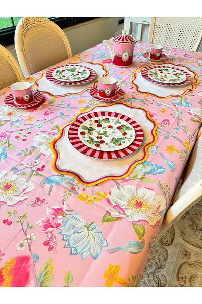 Merve Kaymakcı Flower Pattern Pink Table Cloth