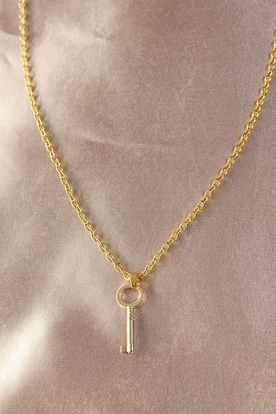 AfraBeauty Elegant Gold Metal Key Detail Women's Necklace - Casual & Classic Style