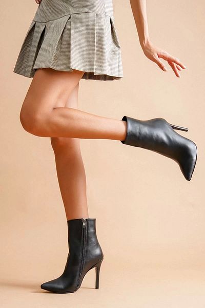 PayBuy Women's Thin Heeled Medium Size Stylish Zippered Modern Boots for Daily and Invitations