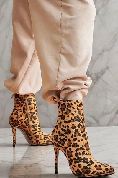 PayBuy Women's Thin Heeled Medium Size Stylish Zippered Modern Boots for Daily and Invitations