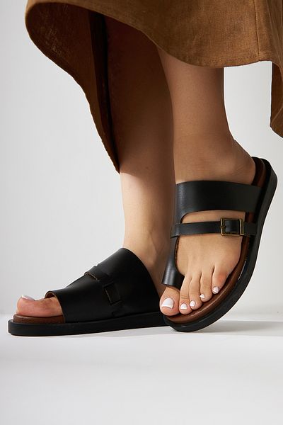 Limoya Enisa Black Flip Flops Women's Slippers