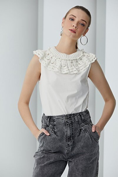 By Mare Style Hand Knitted Collar Sleeveless Off-White Blouse