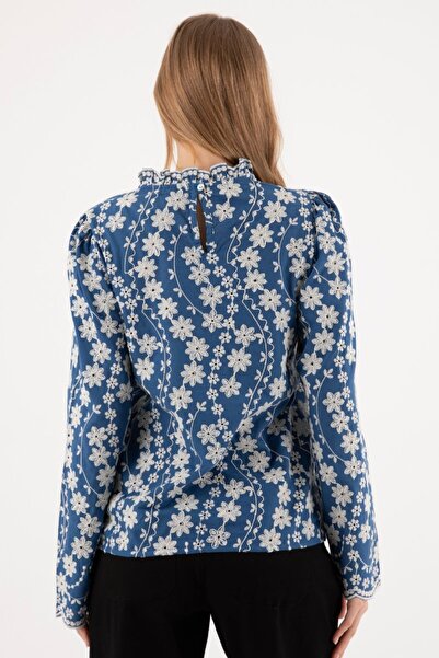 By Mare Style Garland-Laced Pure Cotton Blue Blouse