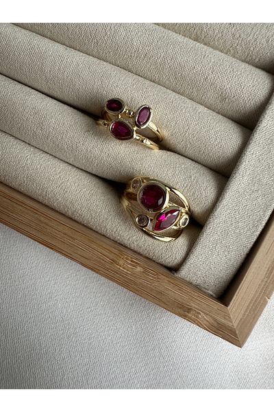 ringbox Set of 2 Red Colored Stone Rings