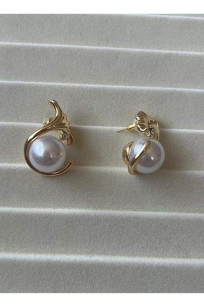 Goche Gold Earrings with Large Pearl Wrap - Luxurious and Elegant Design