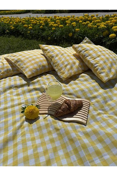 AYDER HOME Yellow Big Potticare Cover and 4 Pillows