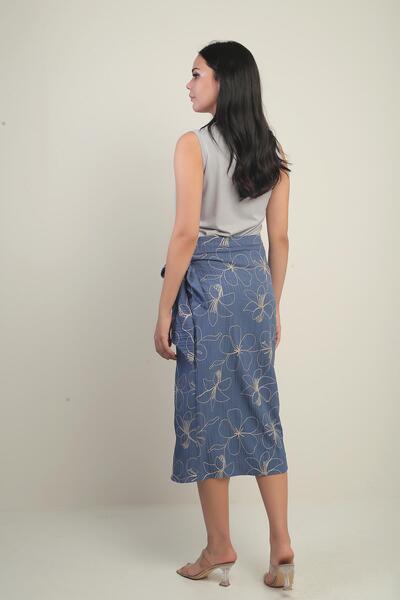 By Saygı Жіноча спідниця-міді з боковим шнурівкою