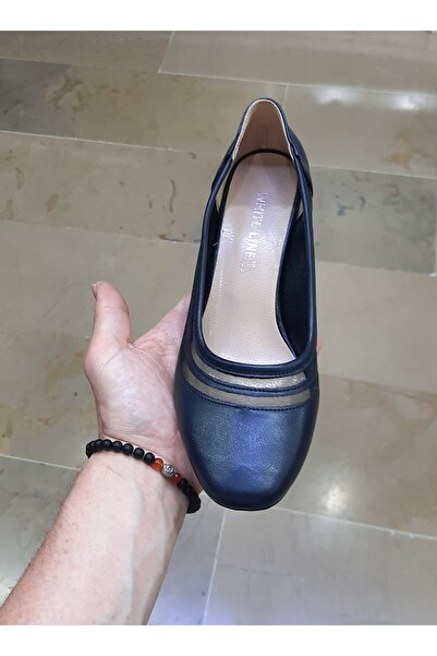 WHİTE LİNE Kadın Küt Burun Geniş Kalıp Taraklı Ayak ve Kemik Çıkıntısına Özel Lacivert Klasik Topuklu Ayakkabı