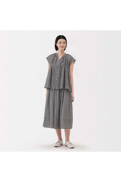 Muji بلوزة بأكمام فرنسية وحجاب ملتوي عالي