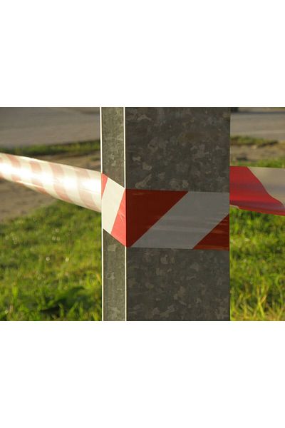 Tesa Bandă de avertizare neadezivă, roșie/albă, 80 mm x 100 m, roșie și albă