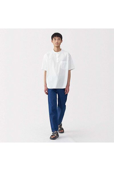 Muji تي شيرت بأكمام قصيرة ورقبة هنلي منسوجة بتصميم رائع الملمس