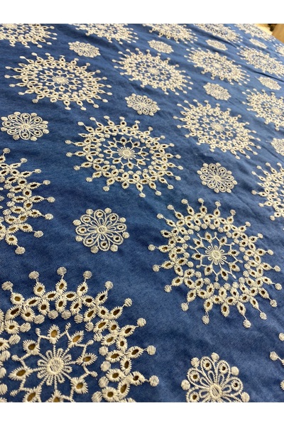 METERİAL Mavi Denim Görünümlü Mandala İşlemeli Kumaş - En 135 cm - Özel Tasarım Elbise, Gömlek