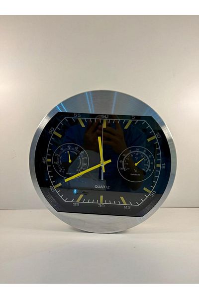 DEC14 Wall clock with a distinctive and modern design, diameter 30 cm.