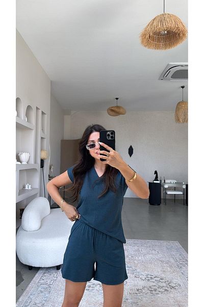 Buket Teke Emerald Green V-Neck Shorts Blouse Set